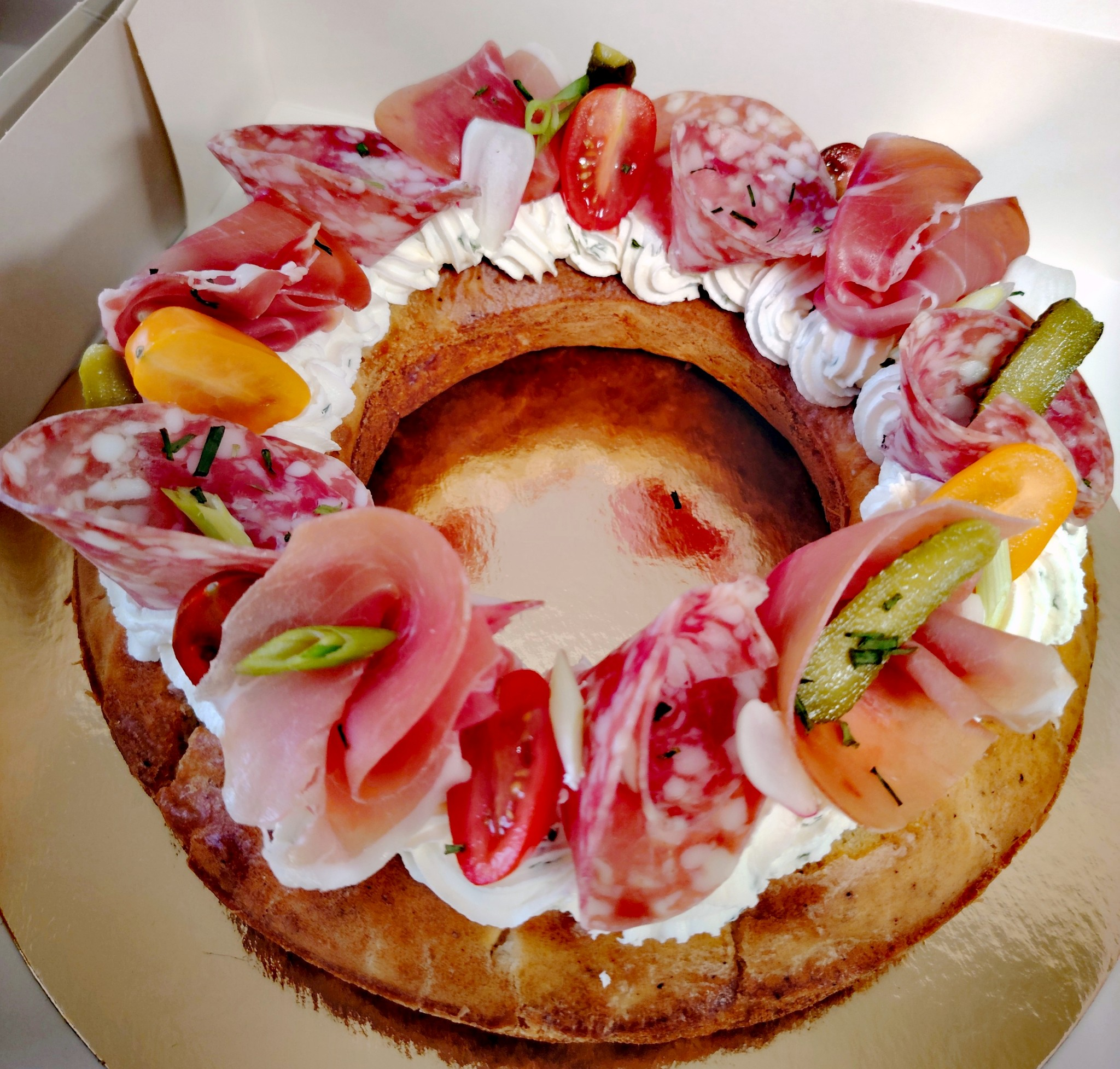 Gâteau salé traiteur en couronne